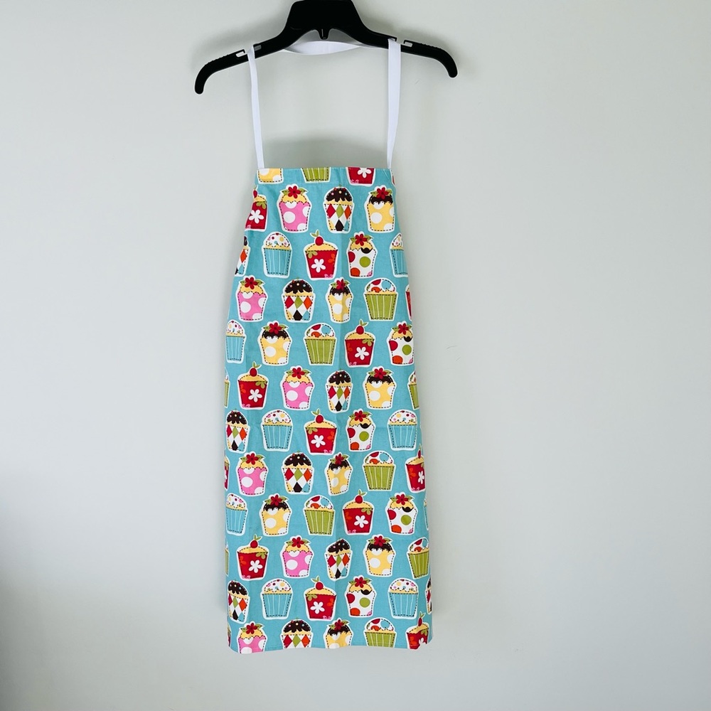 Preowned cupcake Apron by Ritz
